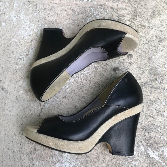 Taryn Rose wedges   - Picture 1 of 4